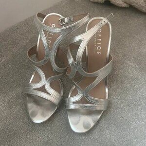Silver heel size 5